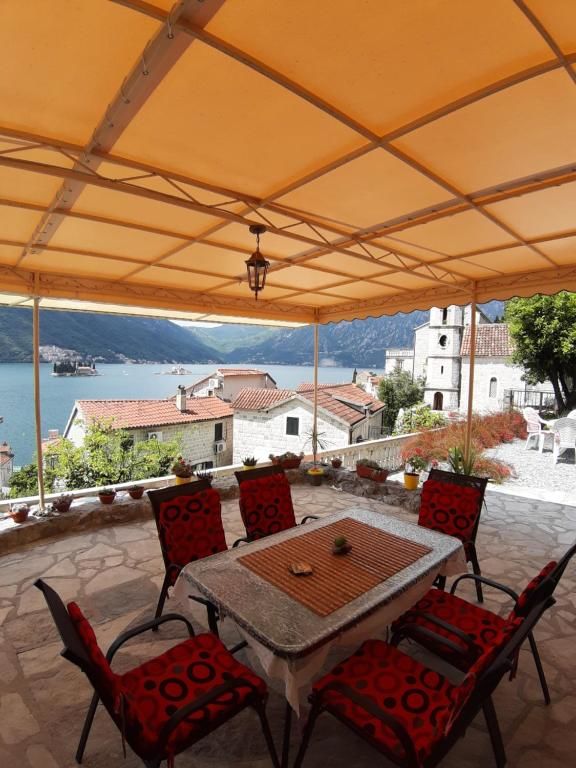 Гостевой дом BellaVistaZmukic Guesthouse Пераст