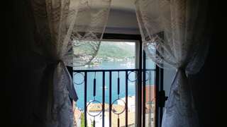 Гостевой дом BellaVistaZmukic Guesthouse Пераст Двухместный номер с 1 кроватью и общей ванной комнатой-1